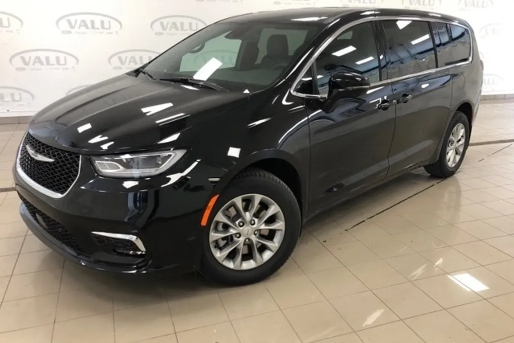 2025 Chrysler Pacifica photo 1
