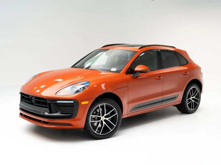2025 Porsche Macan T photo 1