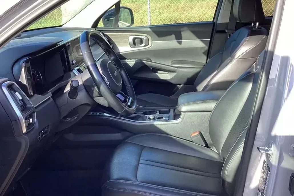 2023 Kia Sorento EX photo 1