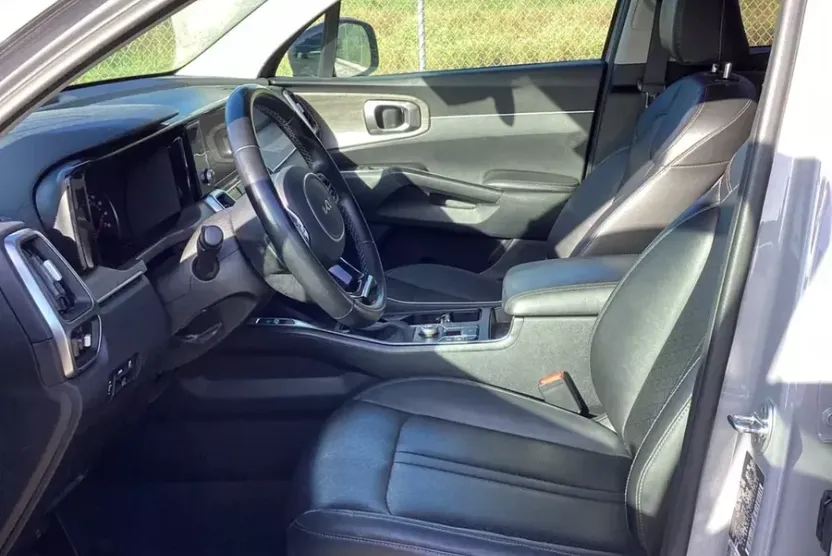 2023 Kia Sorento EX photo 1
