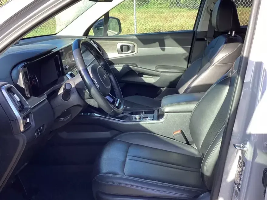 2023 Kia Sorento EX photo 1