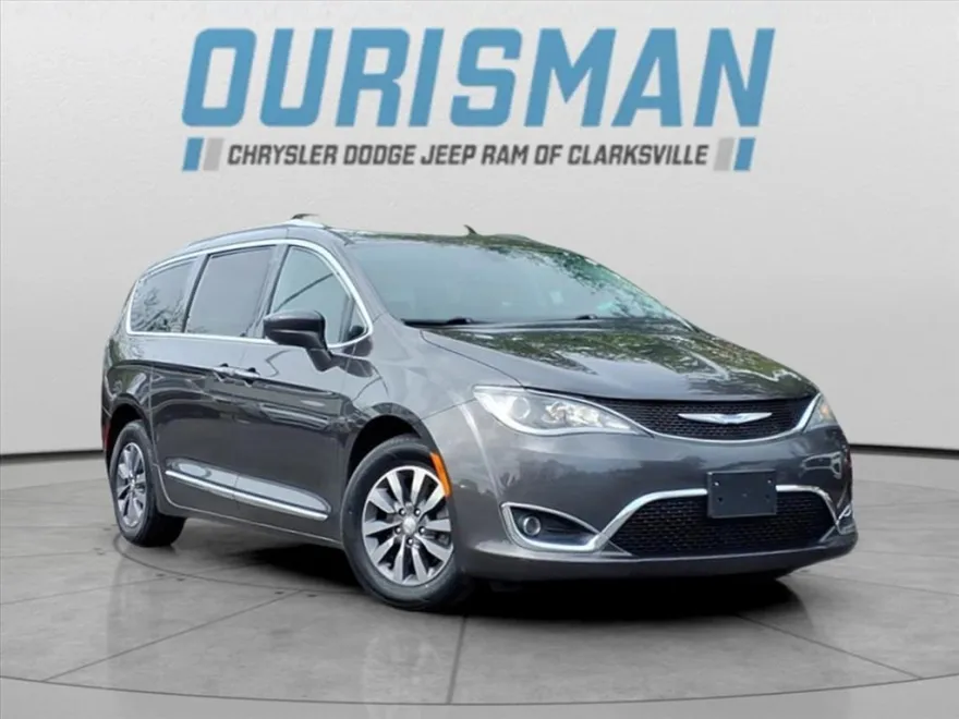 2020 Chrysler Pacifica Touring Plus photo 1