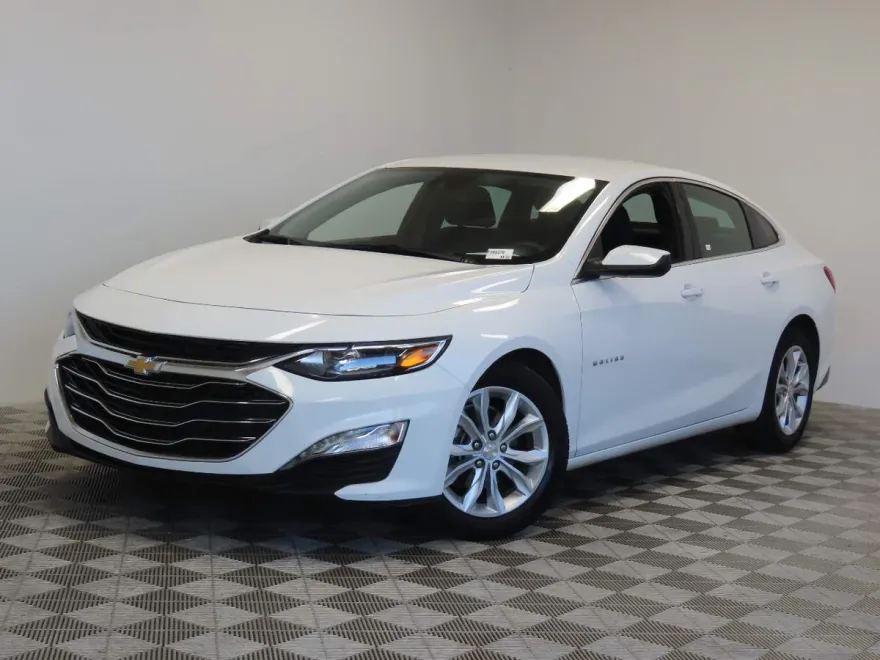 2023 Chevrolet Malibu 1LT photo 1