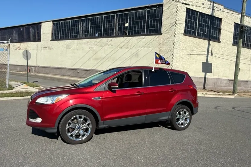 2013 Ford Escape SEL photo 1