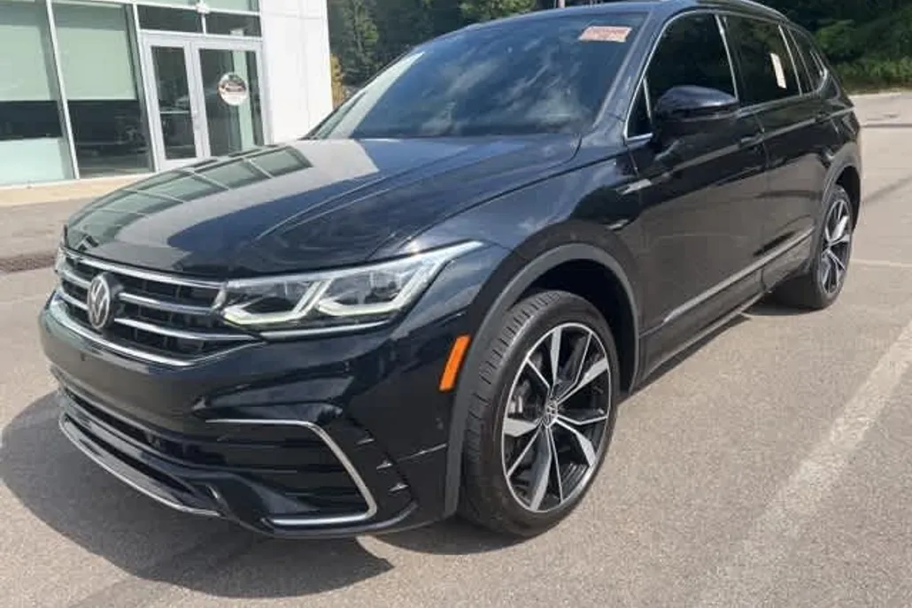 2022 Volkswagen Tiguan SEL Premium R-Line photo 1