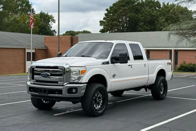 2015 Ford F-250 Lariat photo 1