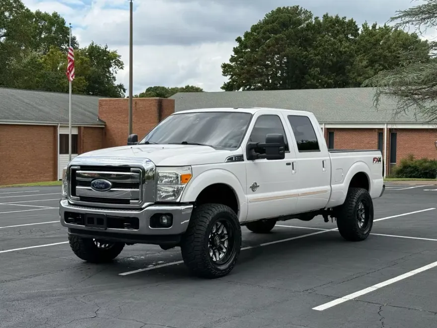 2015 Ford F-250 Lariat photo 1