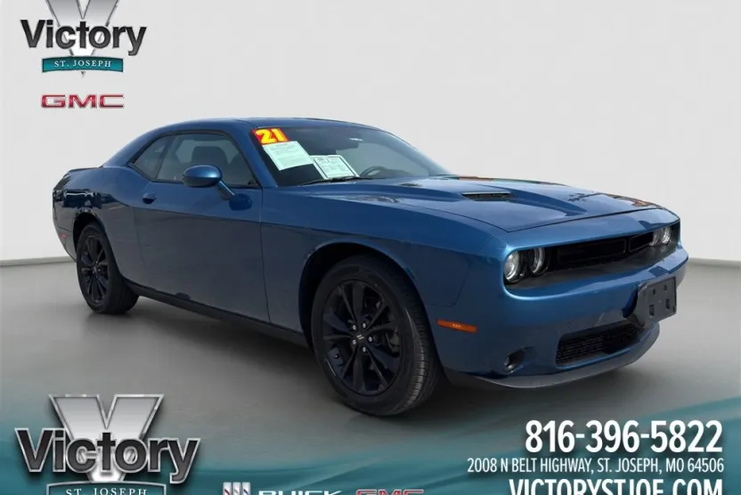 2021 Dodge Challenger SXT photo 1