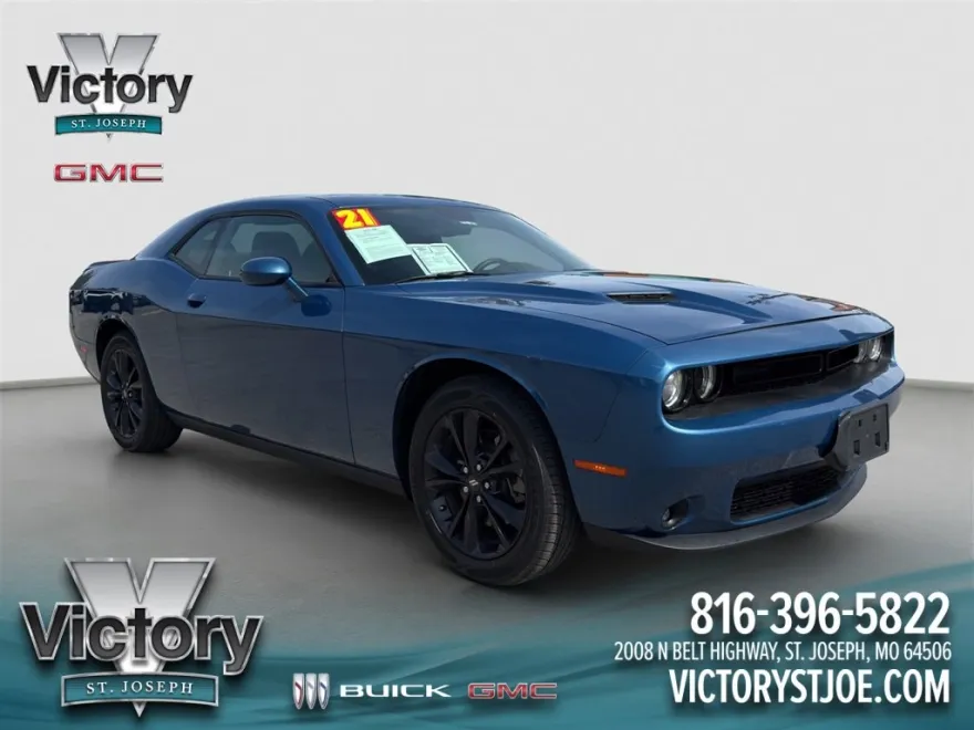 2021 Dodge Challenger SXT photo 1
