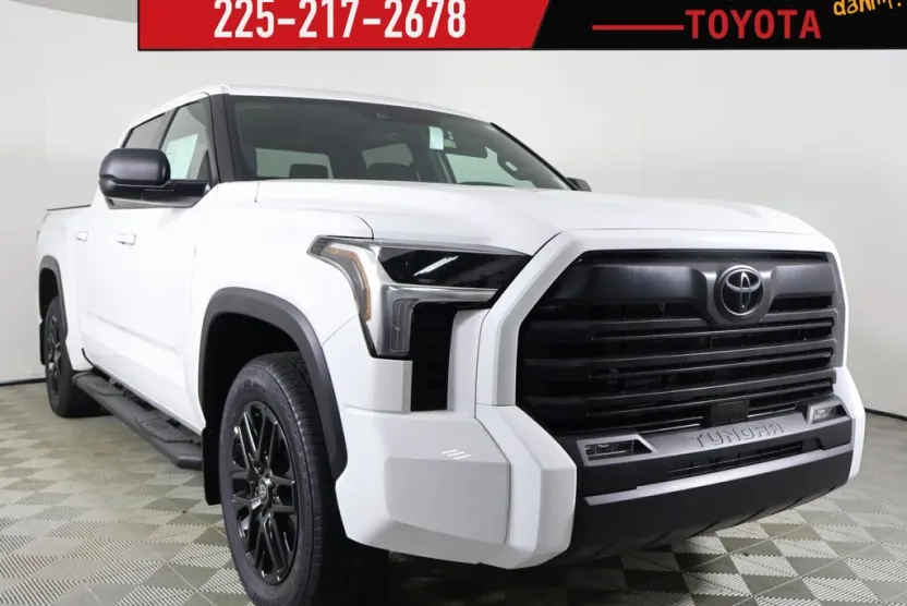 2026 Toyota Tundra SR5 CrewMax photo 1