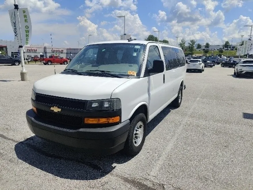 2023 Chevrolet Express 3500 LS photo 1