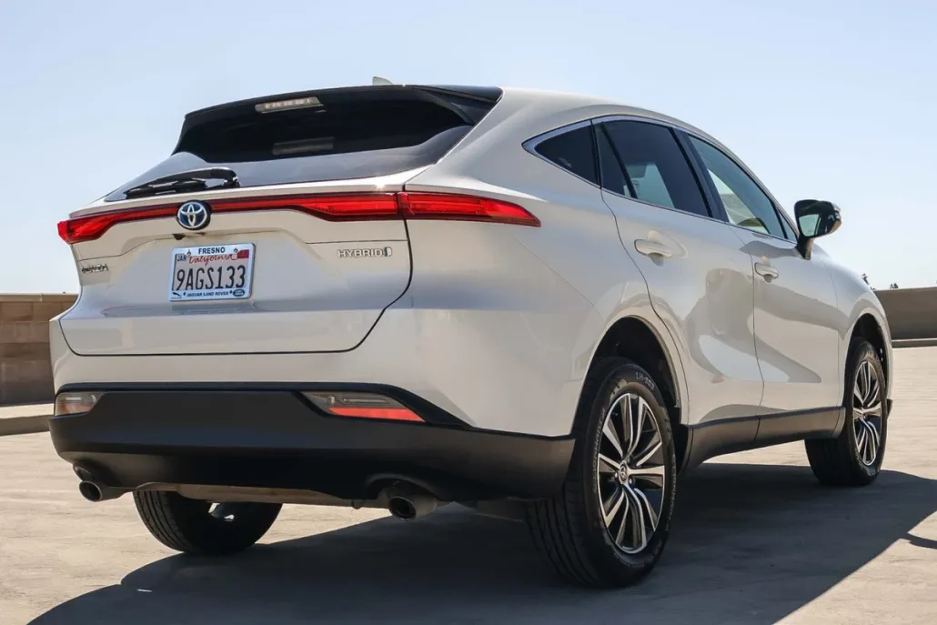 2022 Toyota Venza LE photo 1