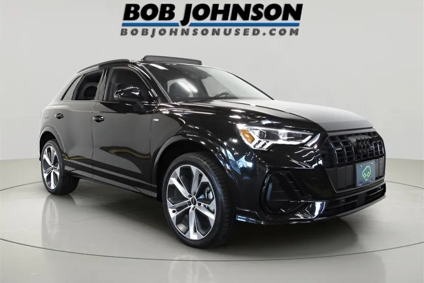 2022 Audi Q3 Premium Plus 45 TFSI S line photo 1