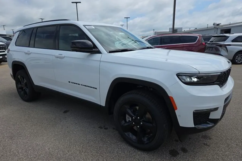 2025 Jeep Grand Cherokee Limited photo 1