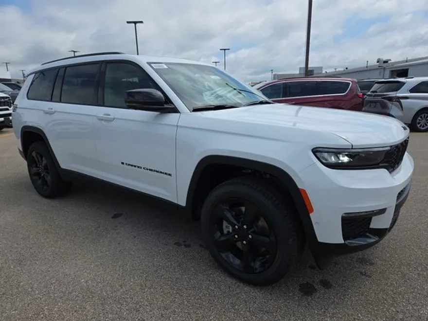 2025 Jeep Grand Cherokee Limited photo 1