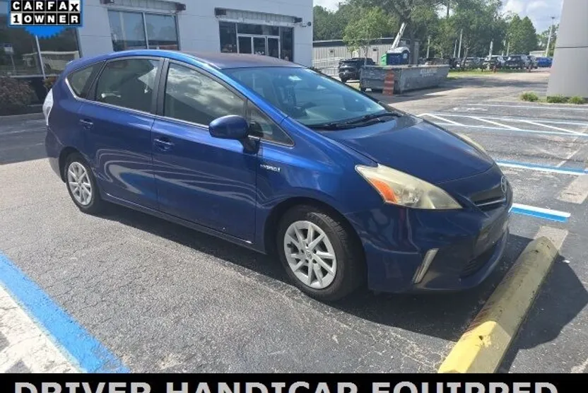 2014 Toyota Prius V Two photo 1