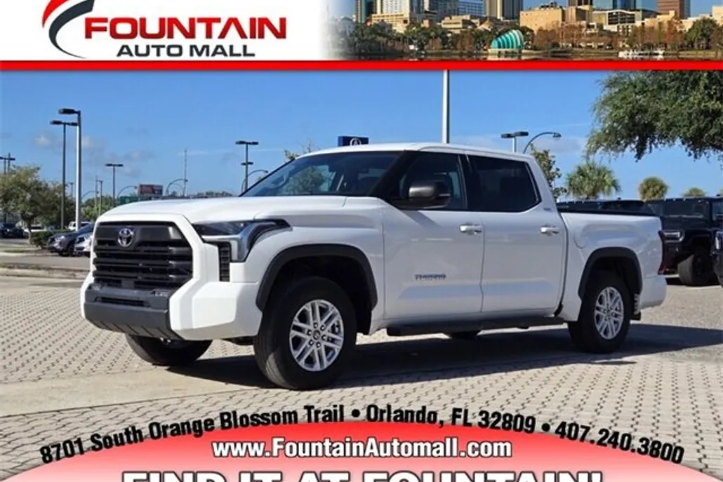 2022 Toyota Tundra SR5 CrewMax photo 1