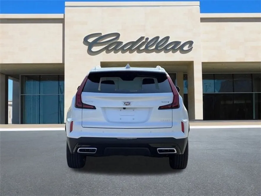 2024 Cadillac XT4 Premium Luxury photo 1