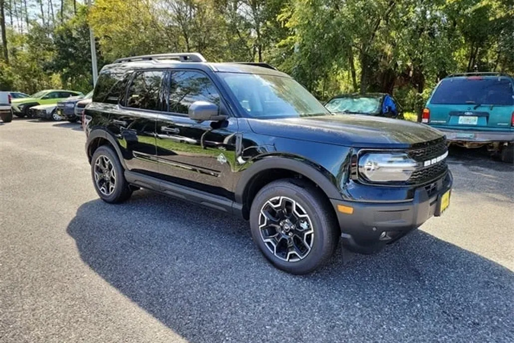 2025 Ford Bronco Sport Outer Banks photo 1