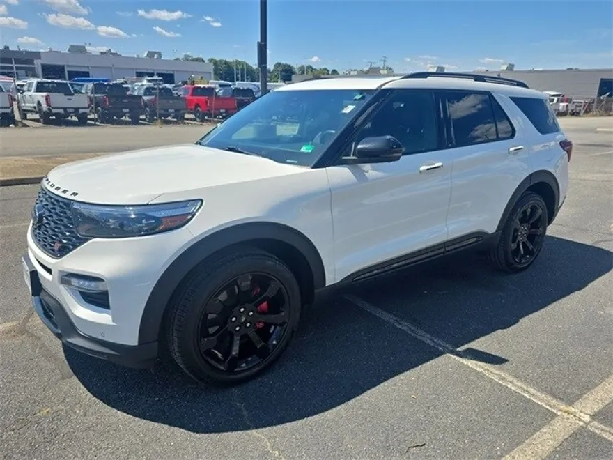 2021 Ford Explorer ST photo 1