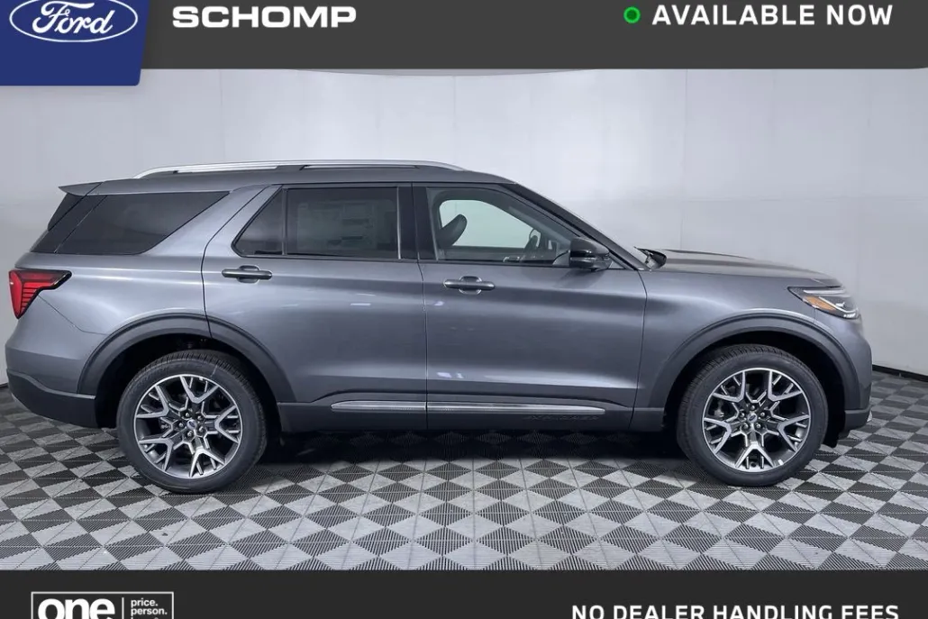 2025 Ford Explorer Platinum photo 1