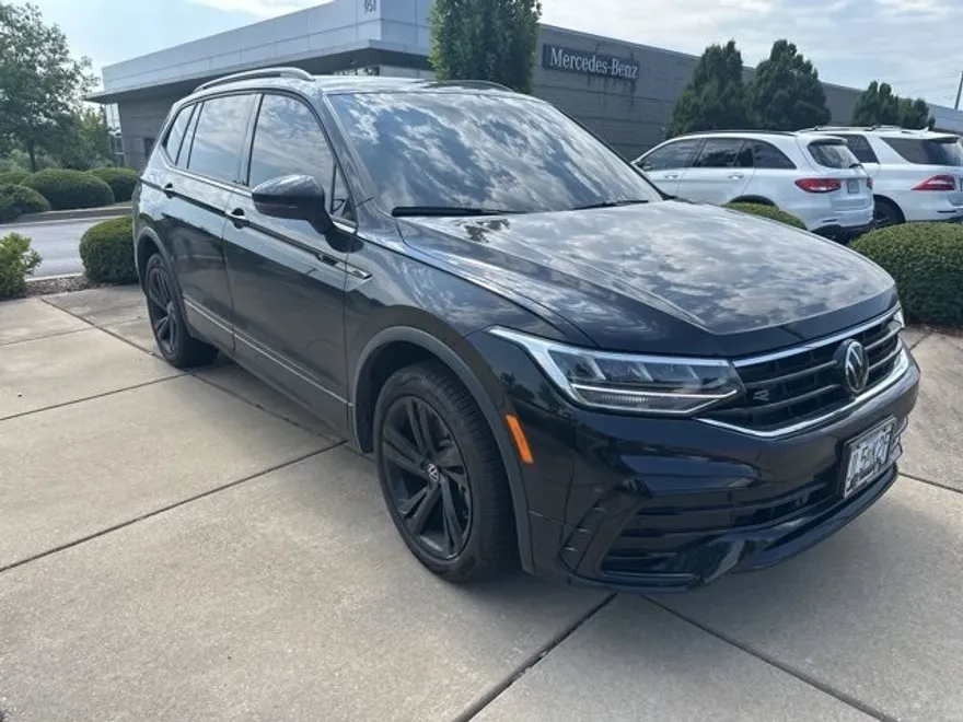 2024 Volkswagen Tiguan SE R-Line Black photo 1