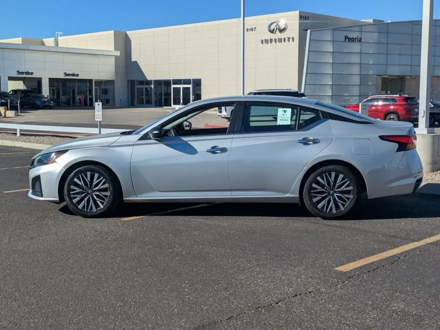2024 Nissan Altima 2.5 SV photo 1