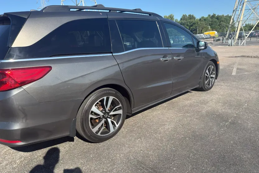 2019 Honda Odyssey Elite photo 1
