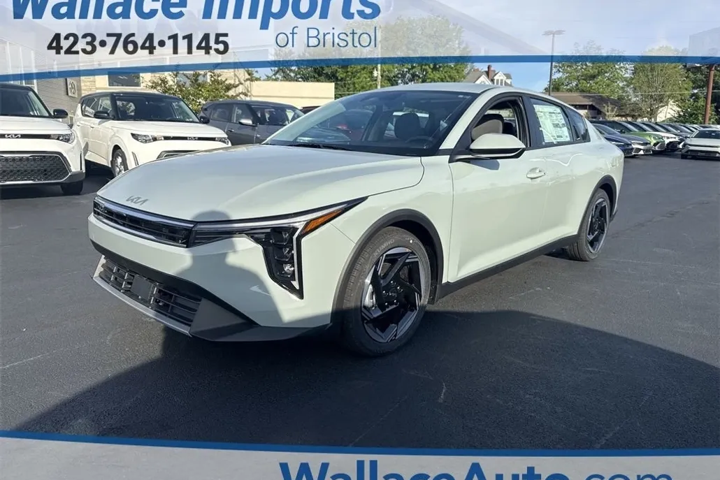 2025 Kia K4 EX photo 1