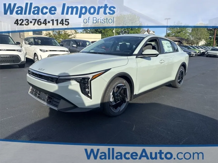 2025 Kia K4 EX photo 1