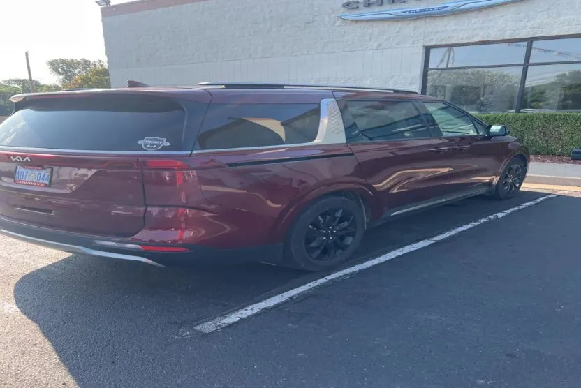 2023 Kia Carnival SX Prestige photo 1