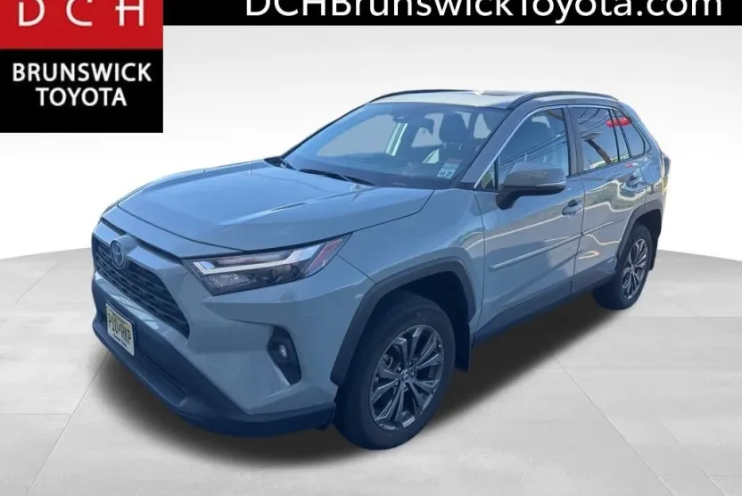 2022 Toyota RAV4 XLE Premium photo 1