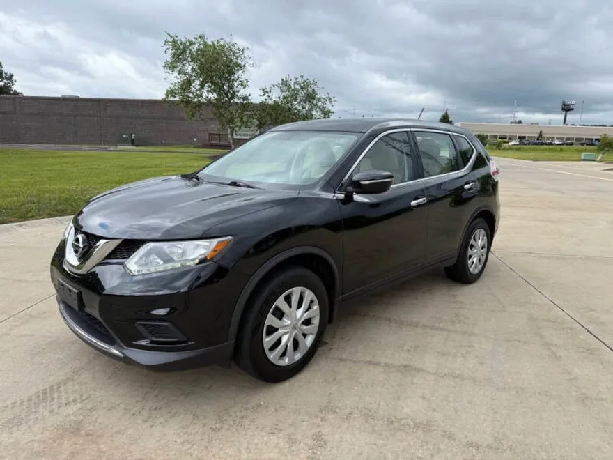 2015 Nissan Rogue S photo 1