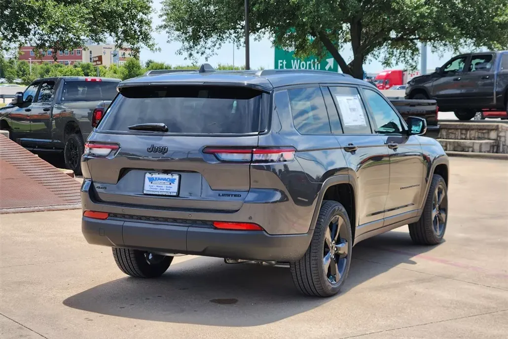 2025 Jeep Grand Cherokee Limited photo 1