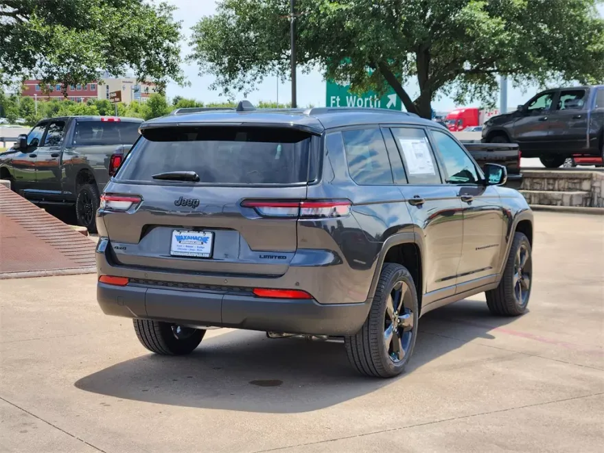 2025 Jeep Grand Cherokee Limited photo 1