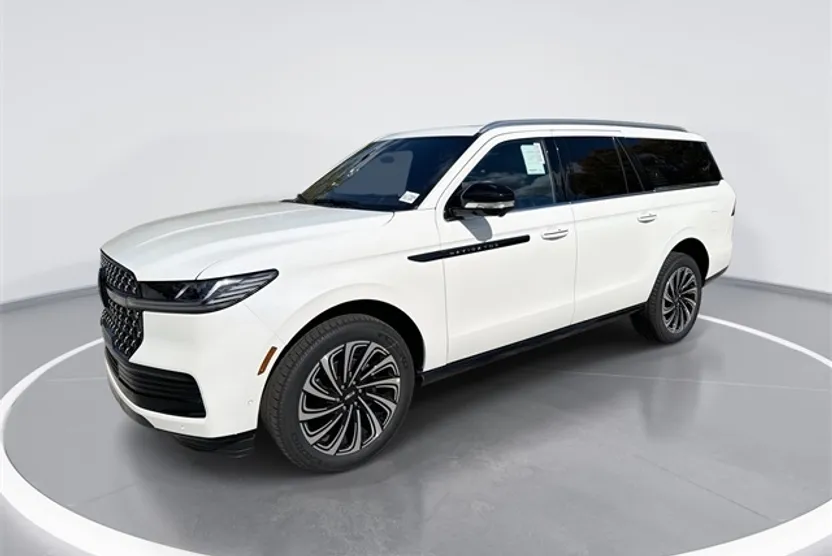 2025 Lincoln Navigator Black Label photo 1