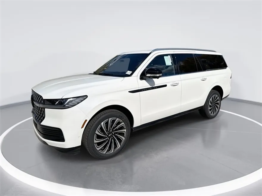 2025 Lincoln Navigator Black Label photo 1