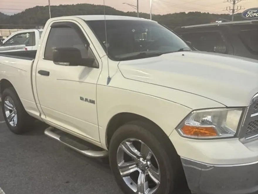 2009 Dodge Ram SLT photo 1