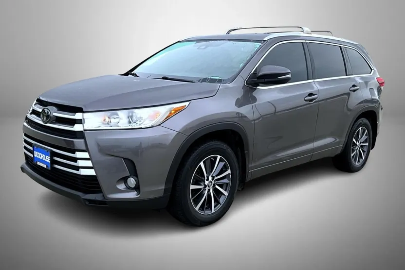 2017 Toyota Highlander XLE photo 1
