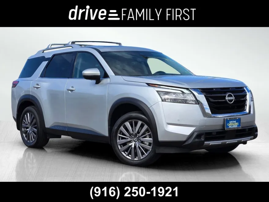 2024 Nissan Pathfinder SL photo 1