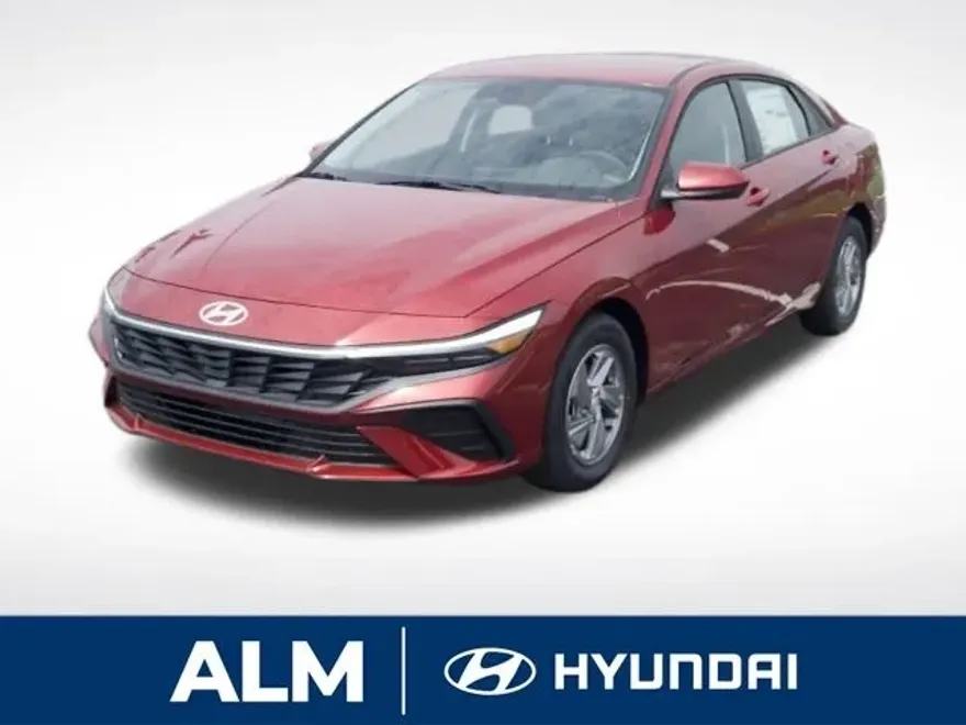 2025 Hyundai Elantra SE photo 1