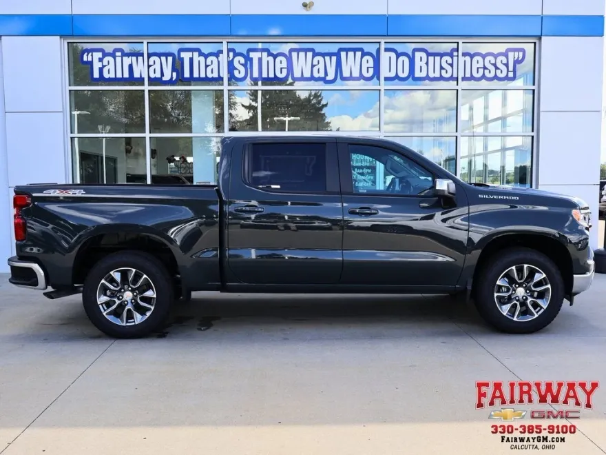 2026 Chevrolet Silverado 1500 LT photo 1