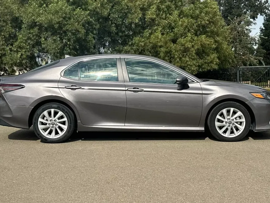 2024 Toyota Camry LE photo 1