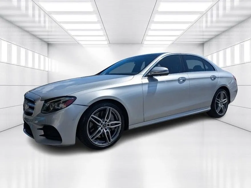 2019 Mercedes Benz E 300 photo 1