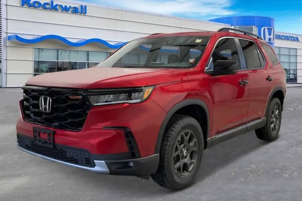 2025 Honda Pilot TrailSport photo 1