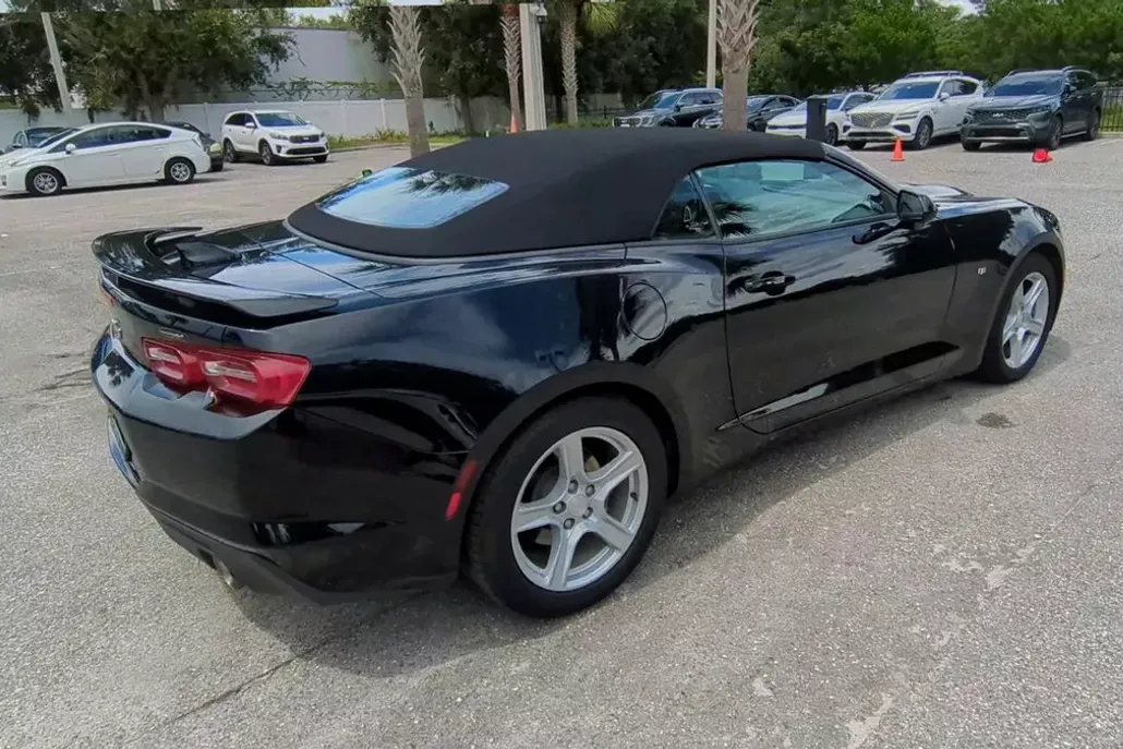 2023 Chevrolet Camaro 2LT photo 1