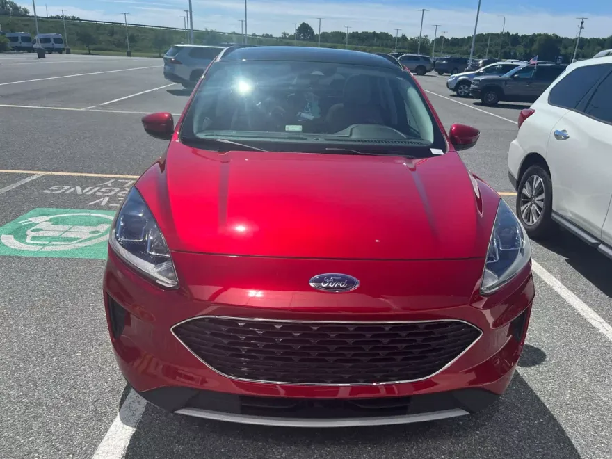 2021 Ford Escape SE Sport photo 1