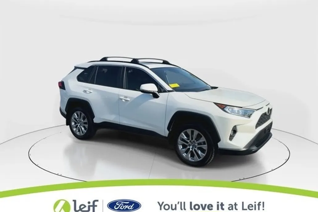 2021 Toyota RAV4 XLE Premium photo 1