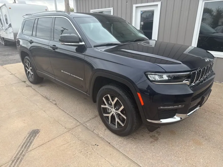 2023 Jeep Grand Cherokee Limited photo 1