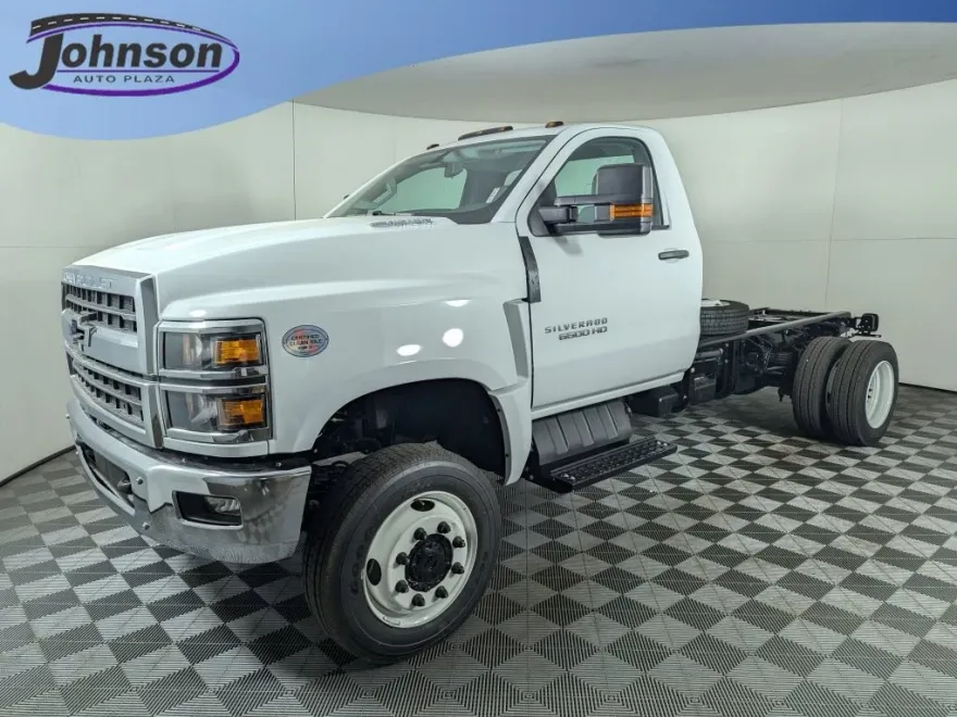 2024 Chevrolet Silverado 6500HD Work Truck photo 1